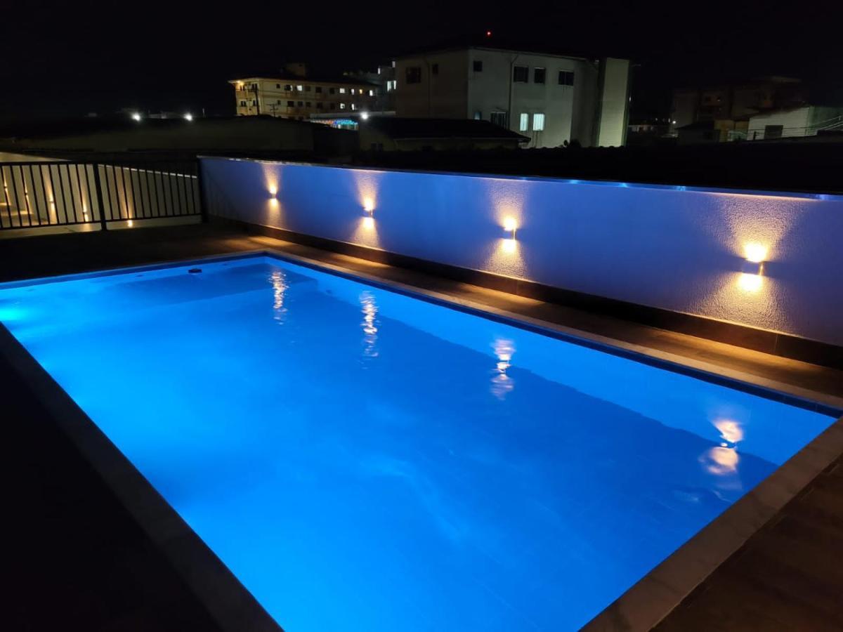 Apartamento Com Piscina No Centro Apartment Ubatuba Bagian luar foto