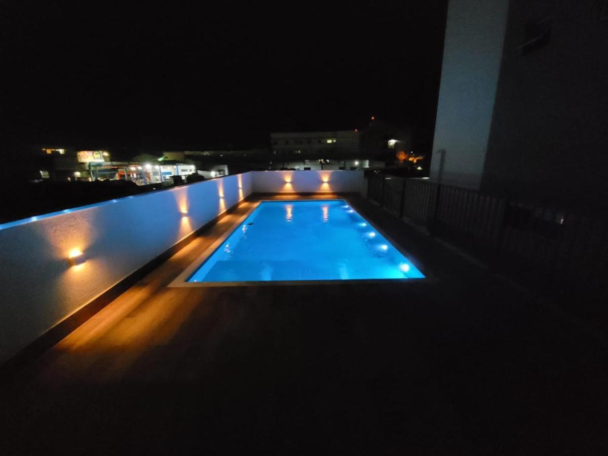 Apartamento Com Piscina No Centro Apartment Ubatuba Bagian luar foto