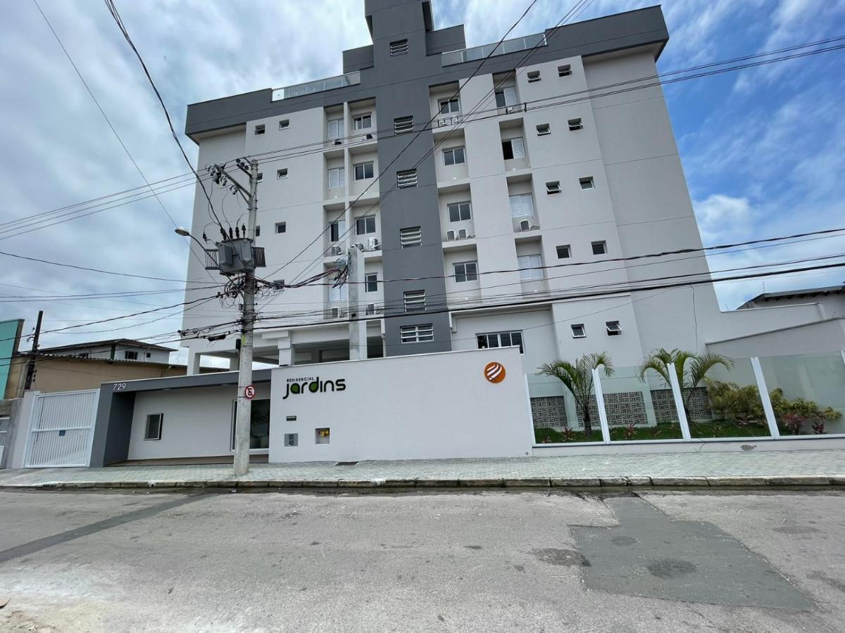 Apartamento Com Piscina No Centro Apartment Ubatuba Bagian luar foto